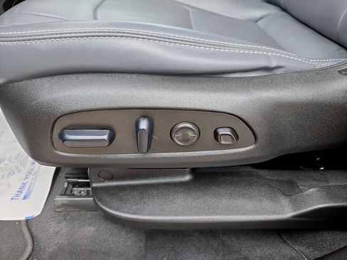 Used 2024 Buick Enclave Premium image 30