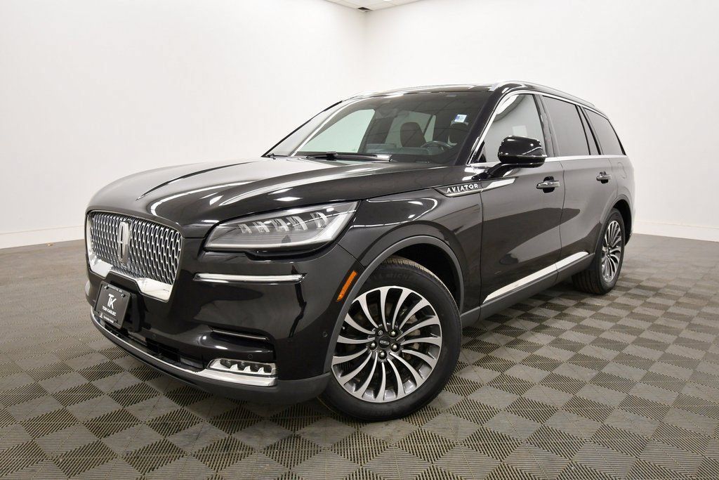 Used 2021 Lincoln Aviator Reserve AWD/4WD image 2