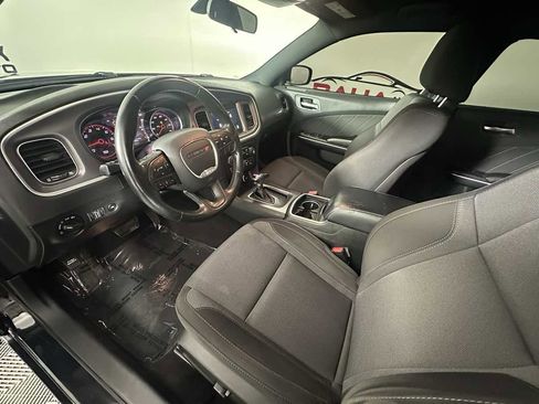 Used 2019 Dodge Charger SXT image 19