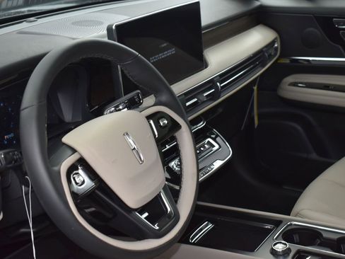 New 2026 Lincoln Corsair Grand Touring image 8