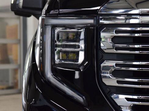 Used 2024 GMC Sierra 1500 Denali AWD/4WD image 12