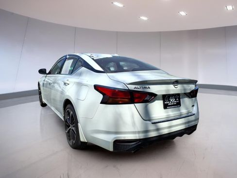 Used 2023 Nissan Altima 2.5 SR image 3