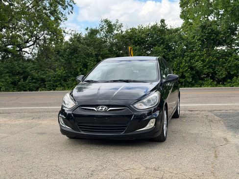 Used 2013 Hyundai Accent GLS w/ Premium Pkg FWD image 6