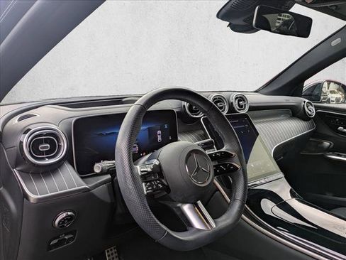 Used 2025 Mercedes-Benz GLC 300 4MATIC image 10
