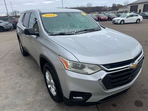 Used 2018 Chevrolet Traverse LS image 3
