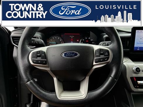 Used 2024 Ford Explorer XLT w/ Equipment Group 202A RWD image 10