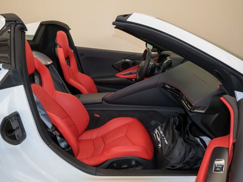 Used 2024 Chevrolet Corvette Stingray Preferred Conv w/ Z51 Performance Package RWD image 50