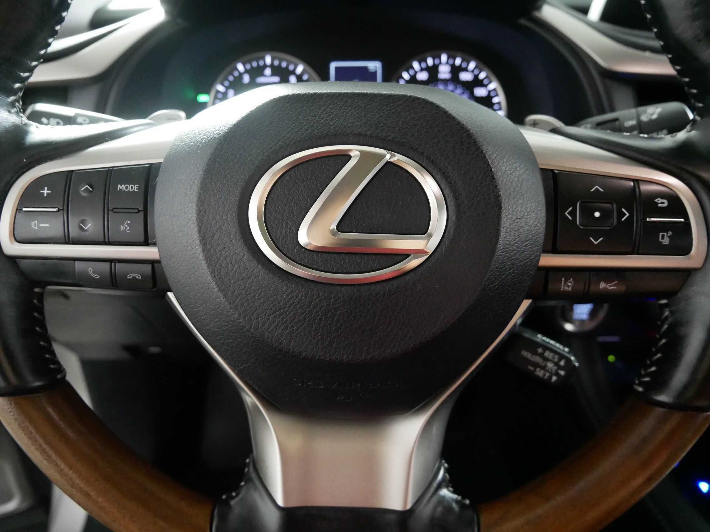 Used 2021 Lexus RX 350L Premium w/ Premium Package AWD/4WD image 25