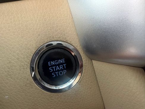 Used 2015 Toyota Highlander XLE FWD image 17