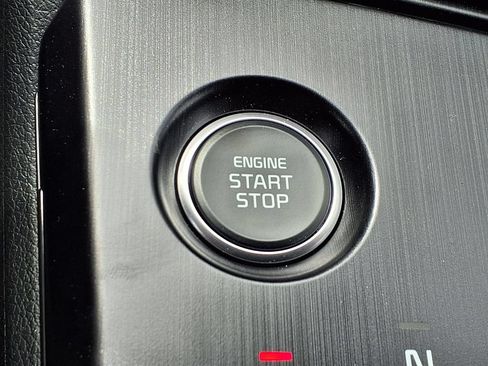 New 2026 Kia Sportage LX FWD image 5
