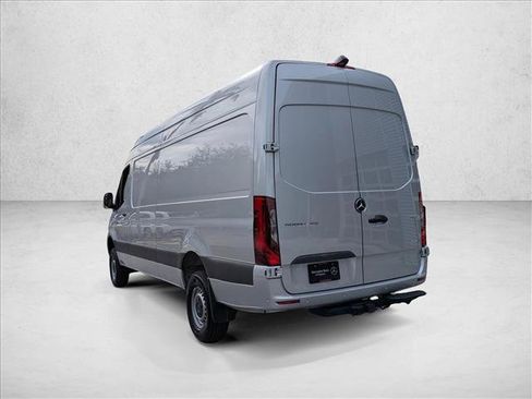 Used 2024 Mercedes-Benz Sprinter 2500 image 8