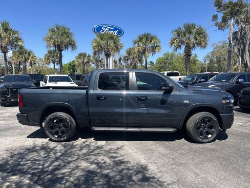 New 2026 RAM 1500 4x4 Crew Cab image 9