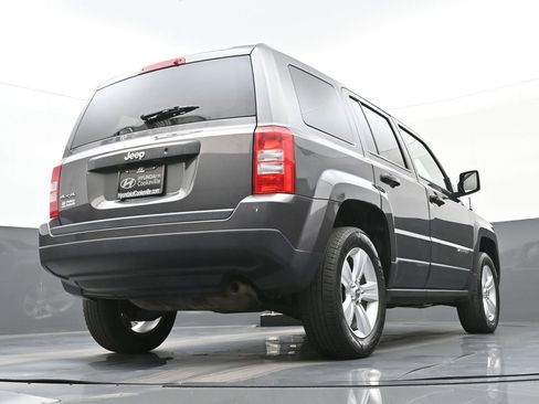Used 2017 Jeep Patriot Sport image 39
