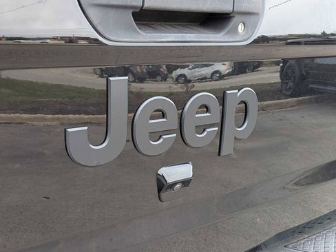 Certified 2023 Jeep Gladiator Sport image 11