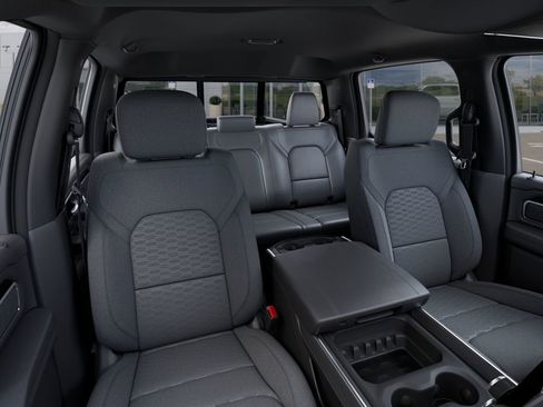 New 2025 RAM 1500 Big Horn AWD/4WD image 16