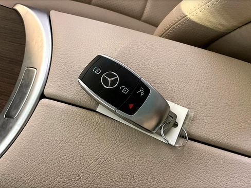 Certified 2021 Mercedes-Benz GLC 300 4MATIC image 15