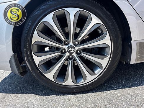 Used 2013 Hyundai Genesis 5.0 R-Spec RWD image 8