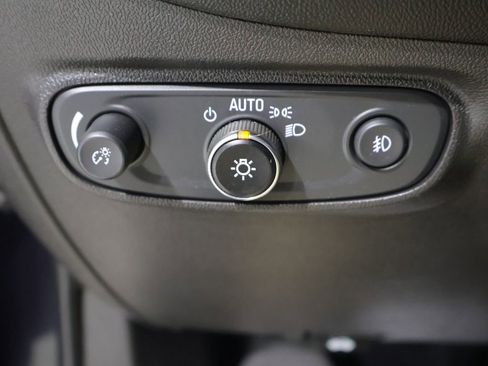 Used 2021 Chevrolet Equinox LT image 31