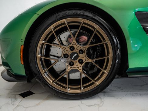 Used 2025 Aston Martin Vanquish Coupe image 4