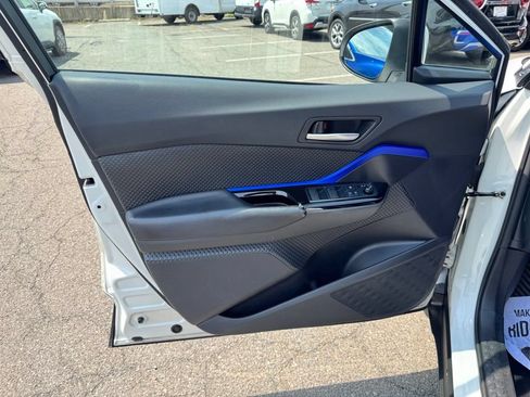 Used 2021 Toyota C-HR XLE FWD image 18