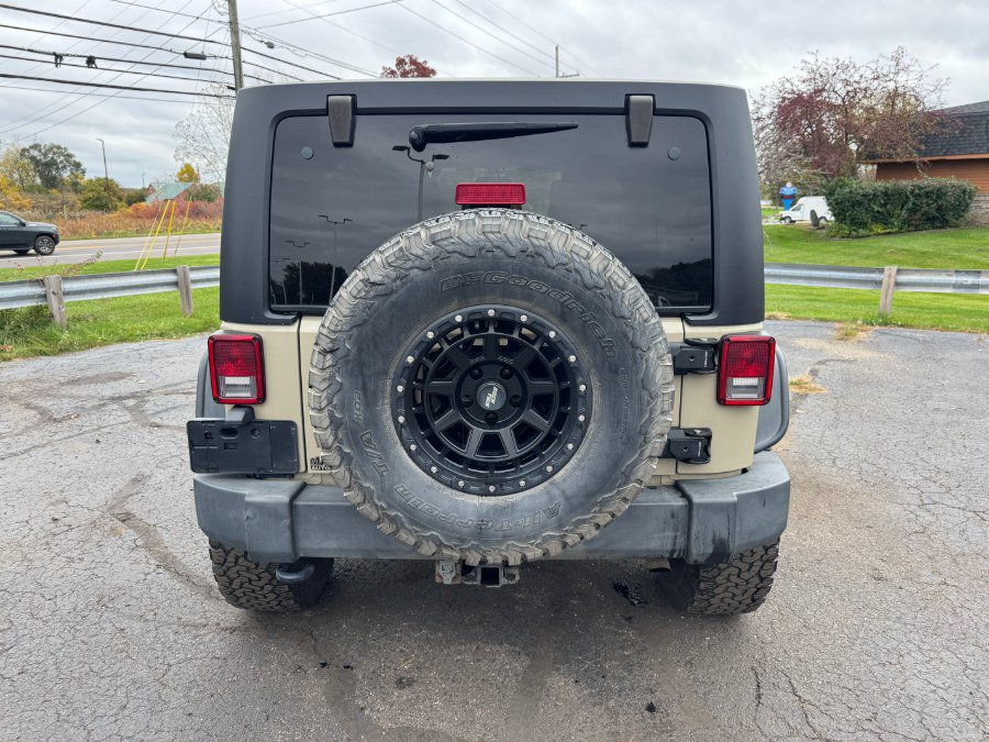 Used 2017 Jeep Wrangler Unlimited Rubicon w/ Dual Top Group AWD/4WD image 4