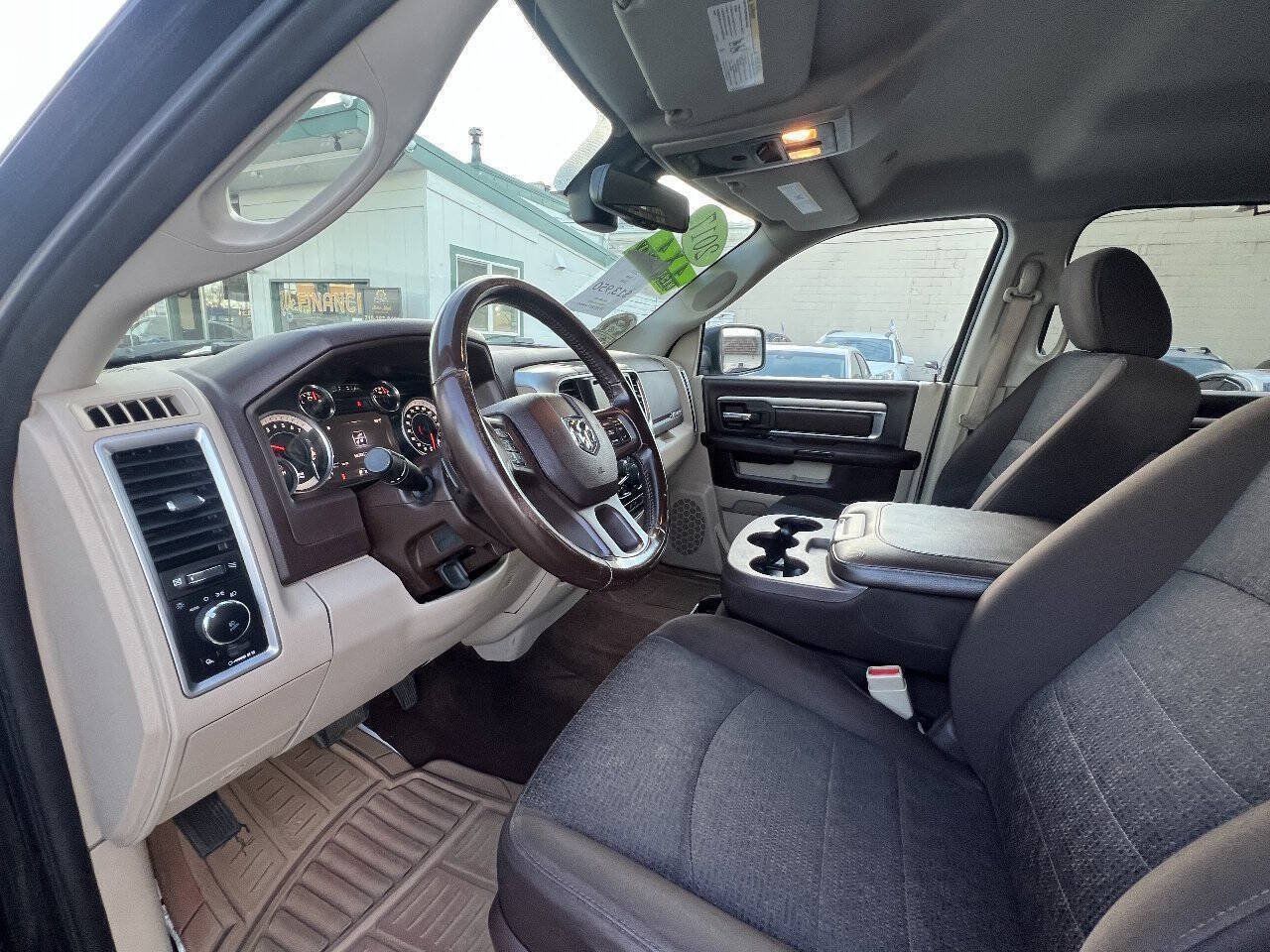 Used 2017 RAM 1500 Big Horn AWD/4WD image 19