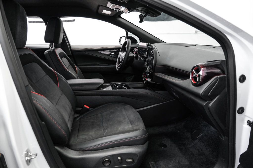 Used 2024 Chevrolet Blazer EV RS AWD/4WD image 33
