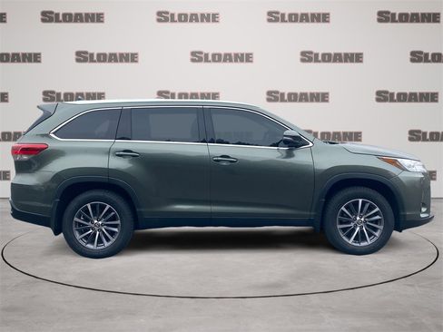 Used 2019 Toyota Highlander XLE image 6