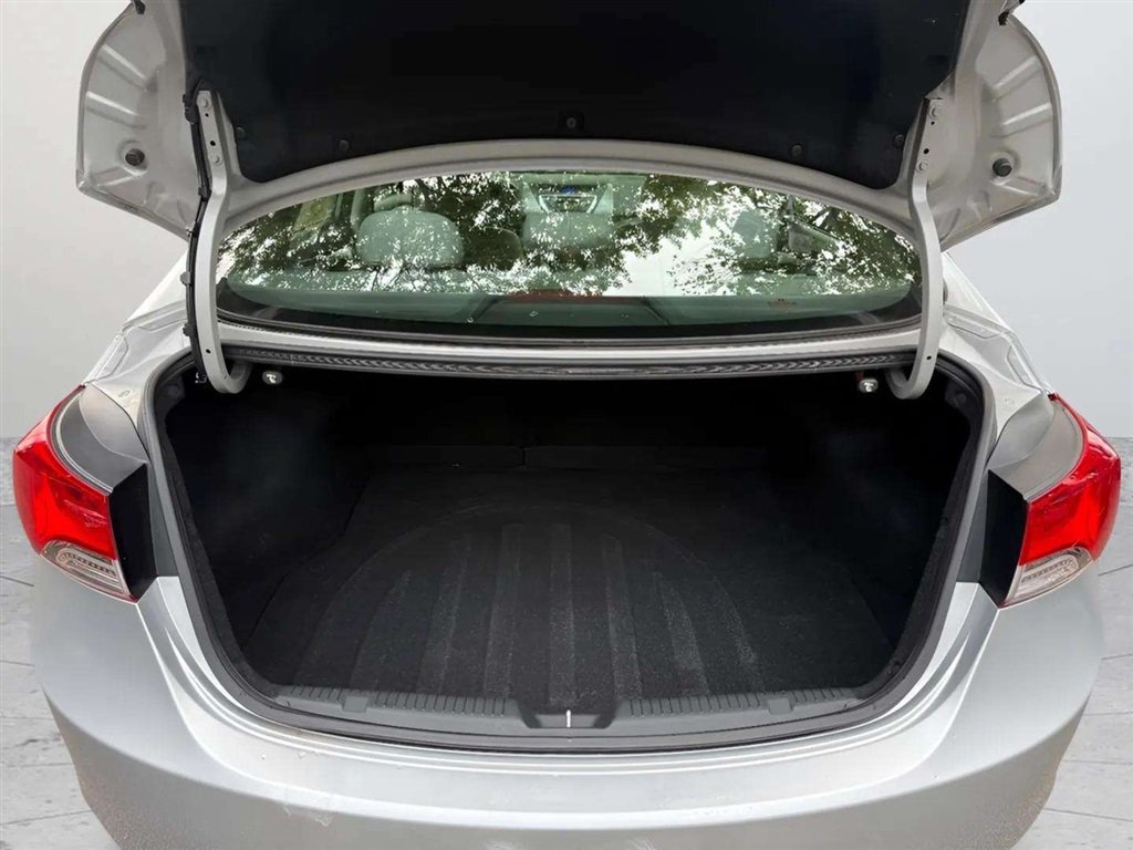 Used 2012 Hyundai Elantra Limited FWD image 22