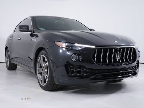 Used 2023 Maserati Levante GT AWD/4WD image 16