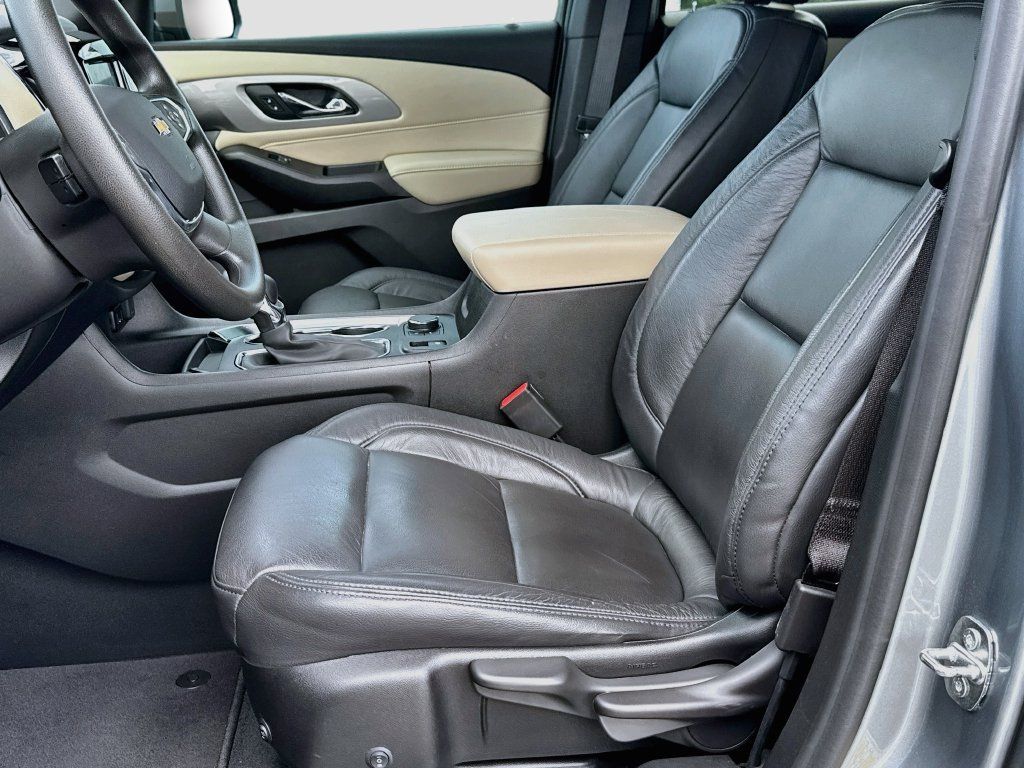 Used 2023 Chevrolet Traverse LS w/ Safety Package FWD image 18