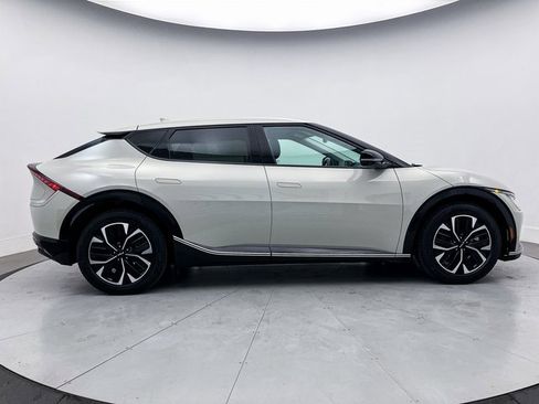 Used 2022 Kia EV6 Wind image 18