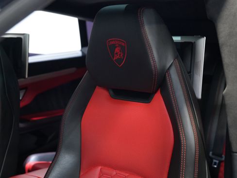 Used 2019 Lamborghini Urus AWD/4WD image 31