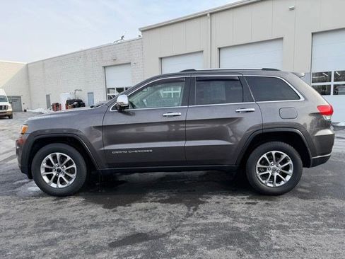 Used 2015 Jeep Grand Cherokee Limited w/ Luxury Group II image 2