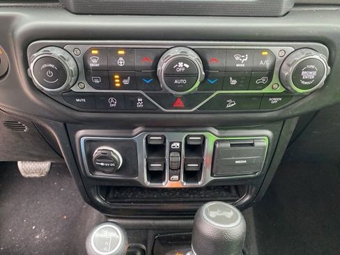 Used 2021 Jeep Wrangler Unlimited Sport image 24