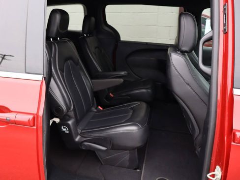 Used 2025 Chrysler Pacifica Select FWD image 7