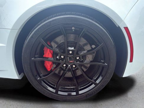 Used 2019 Chevrolet Corvette Grand Sport w/ Carbon Flash Badge Package RWD image 57