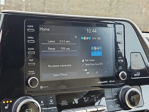 Used 2021 Toyota Highlander XLE image 18