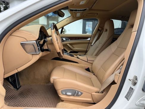 Used 2012 Porsche Panamera S image 9