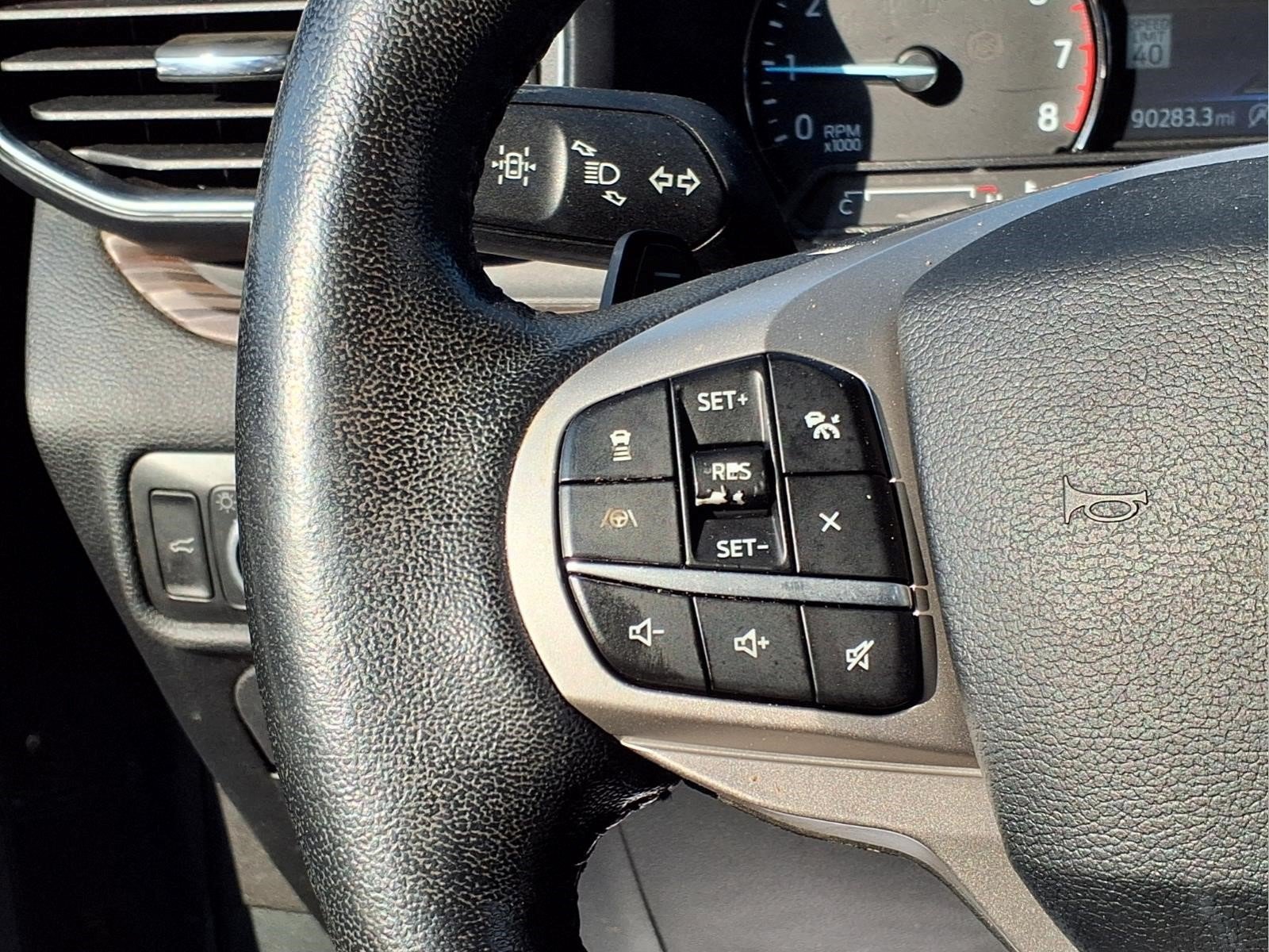 Used 2021 Ford Explorer Limited w/ Equipment Group 301A RWD image 16