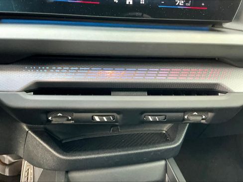 Used 2025 BMW M235i xDrive w/ Premium Package image 36