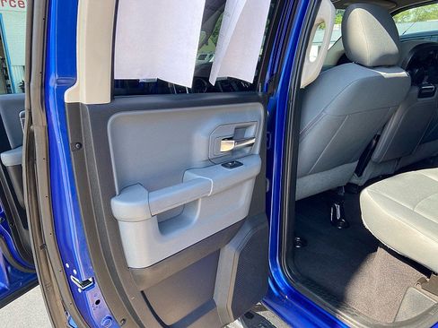 Used 2017 RAM 1500 Classic SLT image 19