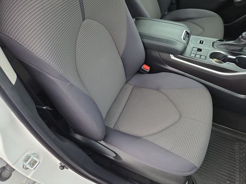 Used 2023 Toyota Highlander L FWD image 16
