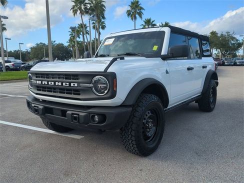 Certified 2023 Ford Bronco Black Diamond image 8