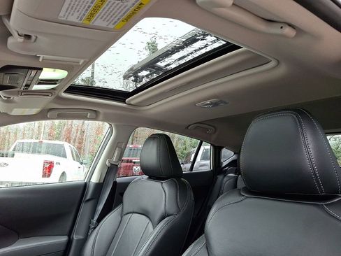 Used 2024 Subaru Crosstrek 2.0i Premium image 16