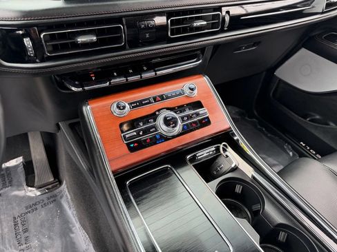 Used 2023 Lincoln Aviator Grand Touring w/ Equipment Group 301A AWD/4WD image 25