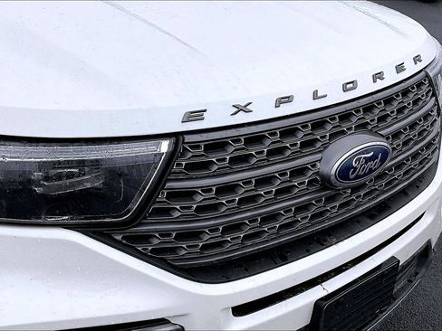 Used 2022 Ford Explorer XLT w/ Equipment Group 202A image 32