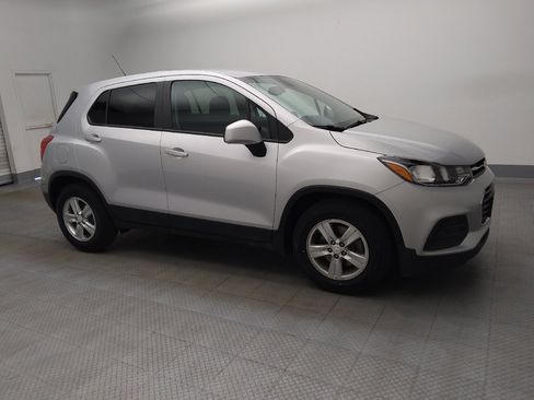 Used 2020 Chevrolet Trax LS w/ Tint and Cruise Package FWD image 11