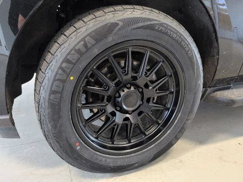 Certified 2024 Ford Expedition Limited AWD/4WD image 7