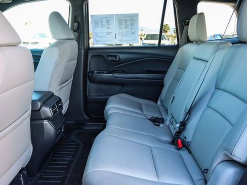 Certified 2024 Honda Passport EX-L image 19